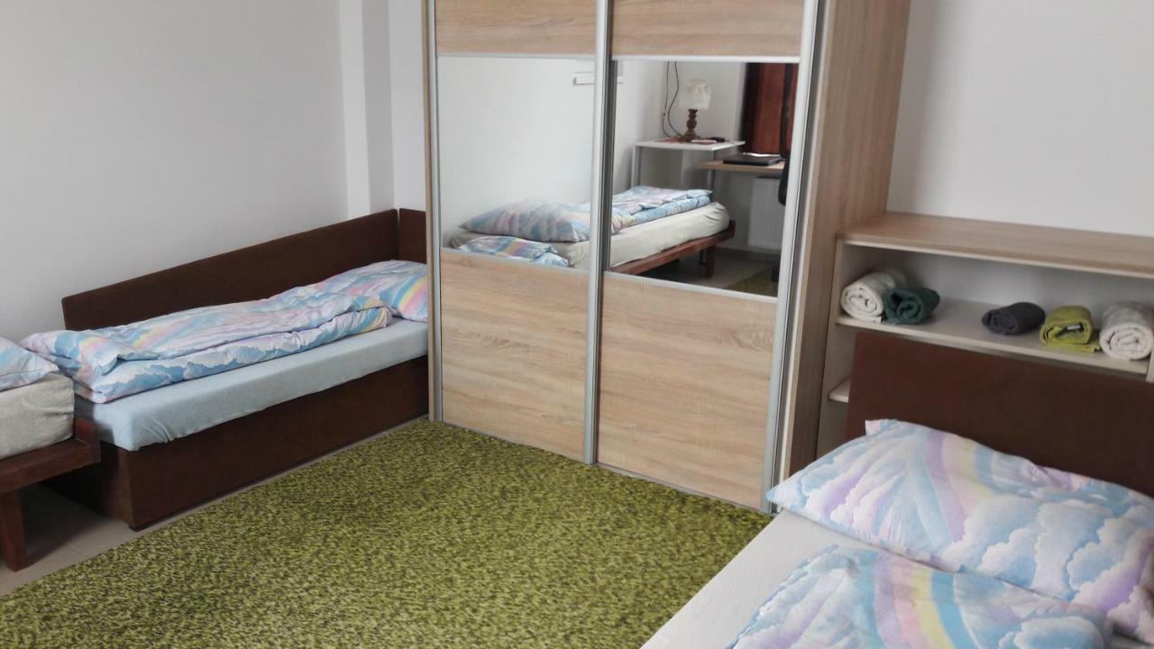 Apartman Yvet Sucany Exterior photo